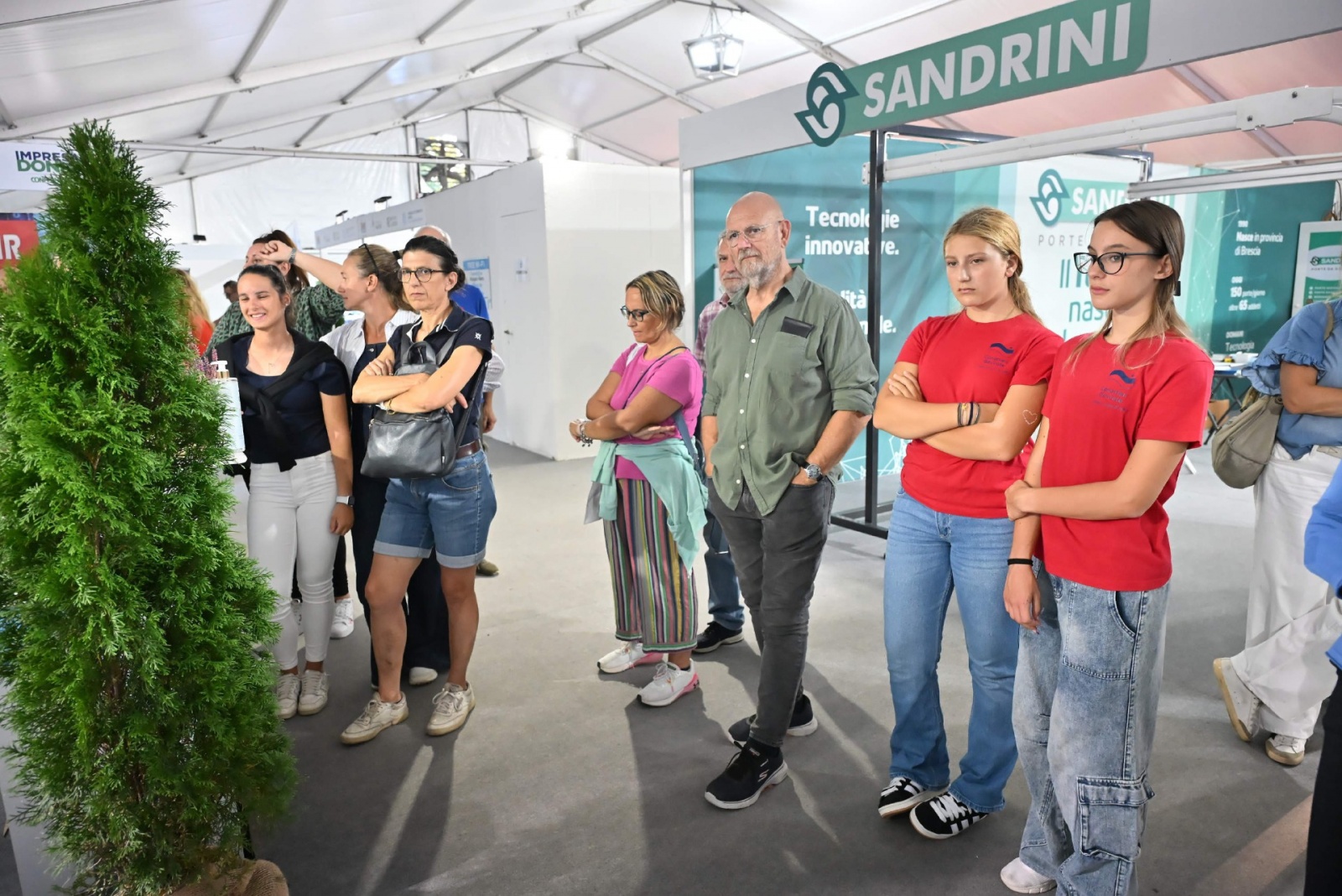 VARESE. DIRETTA DALLO STAND PREALPINA IN FIERA. LUCA BROGGINI INTERVISTA GIOVANNI CALABRESE. FOTO ANCHE CON SIGNORA DANIELA BRAMATI FERRARIO