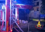 Un incendio in una palazzina di quattro piani ha causato la morte di tre persone, la scorsa notte, a Cornaredo, nel Milanese, 11 ottobre 2025. Quaranta le persone del condominio, che si trova in via Cairoli, evacuate, di cui otto sono state trasportate in