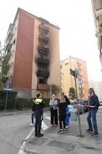 Cornaredo, incendio palazzina in via Cairoli, tre morti e abitanti evacuati - 11 ottobre 2025 - foto Spf/Ansa