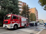 Un incendio in una palazzina di quattro piani ha causato la morte di tre persone, la scorsa notte, a Cornaredo, nel Milanese, 11 ottobre 2025. A perdere la vita nell'incendio sono stati un uomo e una donna, rispettivamente di 88 e 85 anni, anziani genitor