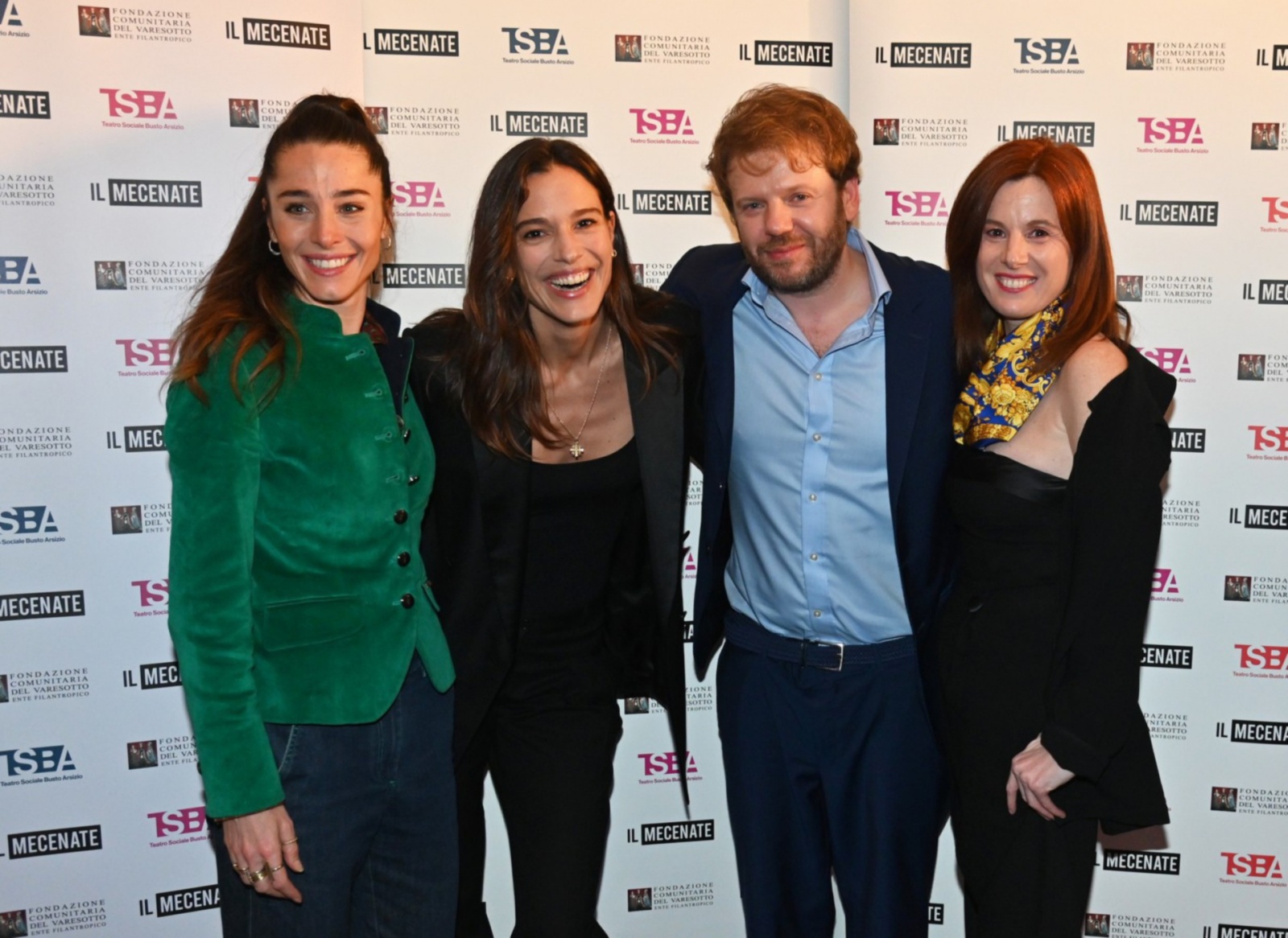BUSTO ARSIZIO INAUGURAZIONE STAGIONE TEATRALE TEATRO SOCIALE NELLA FOTO CATERINA GABANELLA CHIARA BASCHETTI SARAH MAESTRI CON FEDERICO ZANANDREA