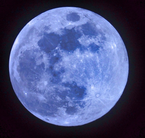 Un altro colore della Luna