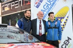 VARESE. 34� RALLY DEI LAGHI. ARRIVI E PREMIAZIONI AI GIARDINI ESTENSI NELLA FOTO AUTO 8 RIPOLI BELLORINI CON SINDACO MASTROMARINO