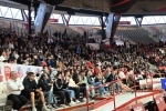 VARESE. BASKET. FINALE E PREMIAZIONI TORNEO GIOVANI LEGGENDE MEMORIAL SANDRO GALLEANI NELLA FOTO PUBBLICO TIFOSI FINALE U14 TEAM OHIO-OLIMPIA MILANO