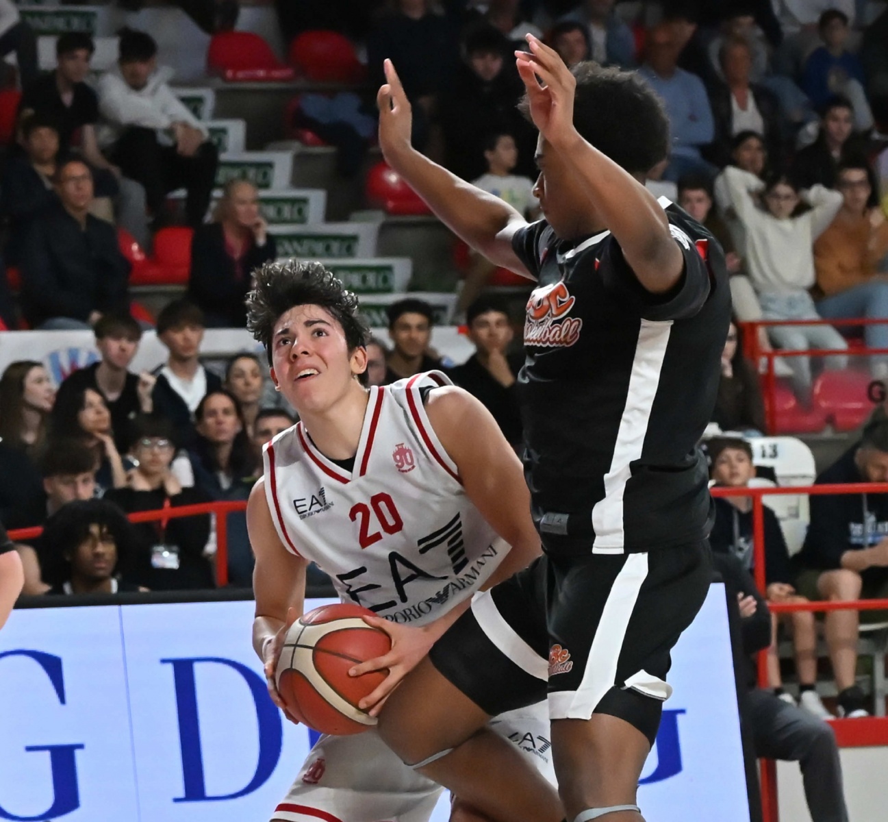 VARESE. BASKET. FINALE E PREMIAZIONI TORNEO GIOVANI LEGGENDE MEMORIAL SANDRO GALLEANI NELLA FOTO FINALE U14 TEAM OHIO-OLIMPIA MILANO
