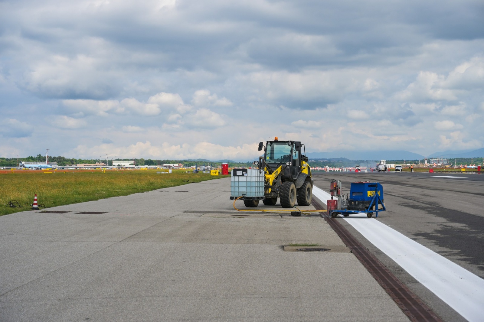 MALPENSA VISITA CANTIERE RIFACIMENTO PISTA 35L