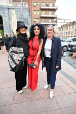 VARESE. EVENTO BENEFICO C.A.O.S. ORGANIZZATO DA ANNA DEL BAR RISTORANTE BASILICO PER LA PROIEZIONE DE ÒIL DIAVOLO VESTE PRADA 2Ó CON ADELE PATRINI, PROF.SSA FRANCESCA ROVERA E EMANUELE MONTI AL MIV, MULTISALA VARESE NELLA FOTO ADELE PATRINI, ANNA E PROF.S