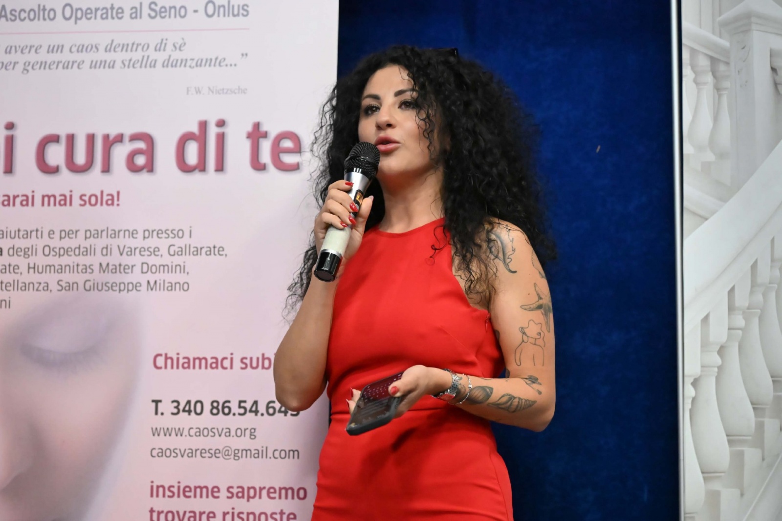 VARESE. EVENTO BENEFICO C.A.O.S. ORGANIZZATO DA ANNA DEL BAR RISTORANTE BASILICO PER LA PROIEZIONE DE ÒIL DIAVOLO VESTE PRADA 2Ó CON ADELE PATRINI, PROF.SSA FRANCESCA ROVERA E EMANUELE MONTI AL MIV, MULTISALA VARESE NELLA FOTO ANNA, LÕORGANIZZATRICE