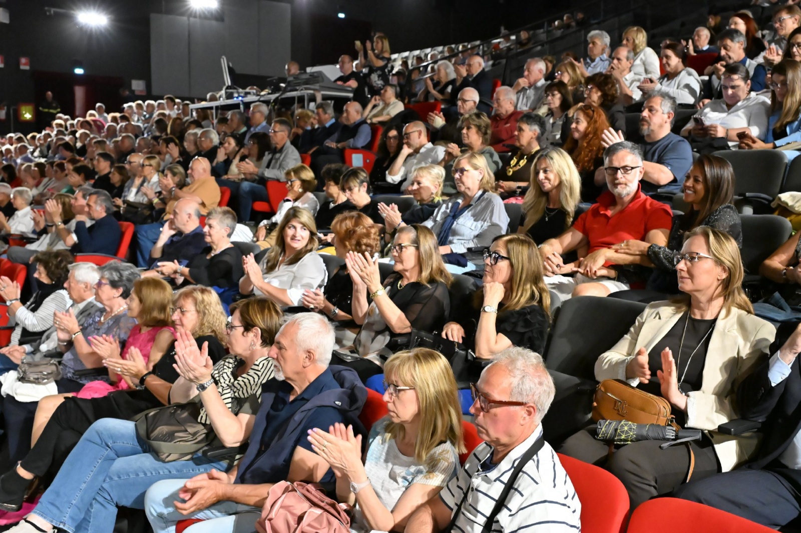 VARESE. MICHELA BORGIA E BIG BAND ORCHESTRA CANTA MINA TEATRO INTRED