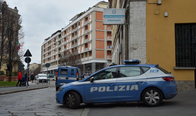 Colto da malore, anziano salvato dai poliziotti a Legnano