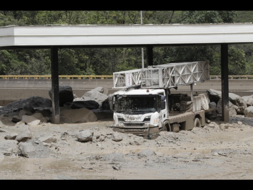 Colombia, almeno 18 morti e dispersi per una frana