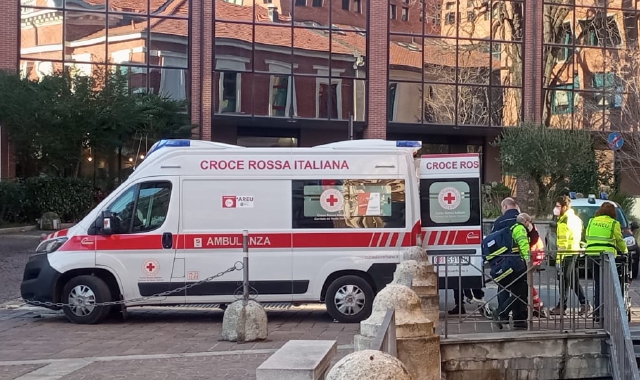 Tradate: si barrica in ospedale e aggredisce i carabinieri