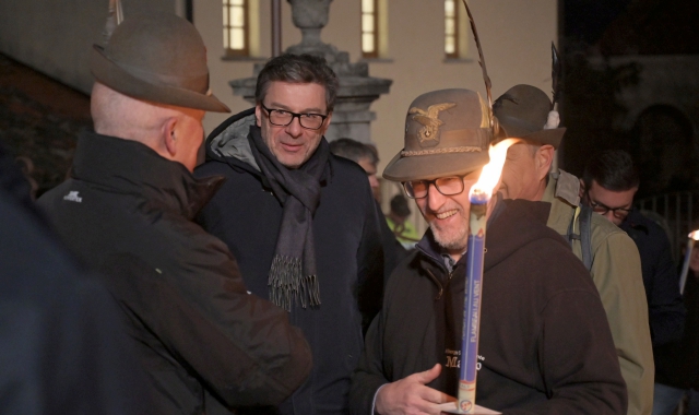 Anche il ministro Giorgetti alla commemorazione al Sacro Monte (foto Blitz)