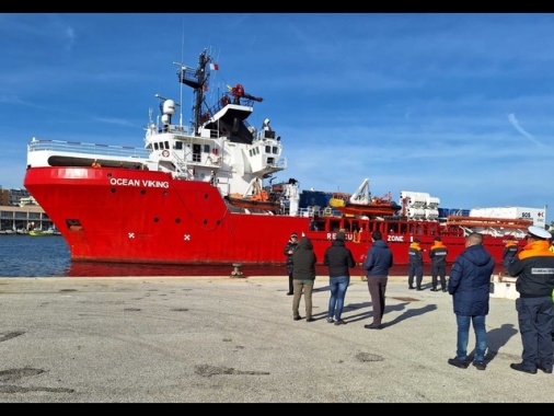 Migranti, sequestrata a Brindisi la Ocean Viking
