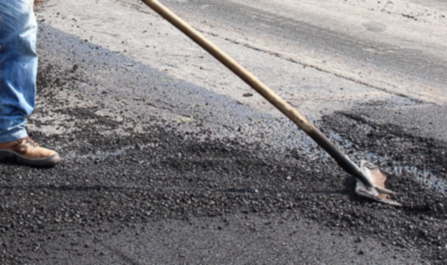 Truffa dell’asfalto, allarme tra Malgesso e Bregano