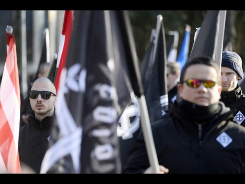 Autorità vietano raduno neonazi Budapest, corteo nei boschi