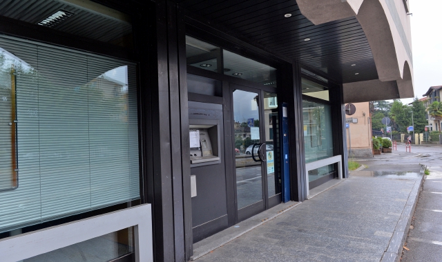 Una sede bancaria chiusa a Varese 