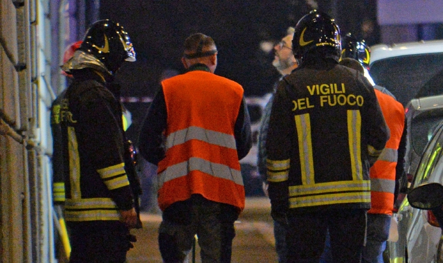 Intervenute due squadre di vigili del fuoco, due ambulanze del 118 e una pattuglia di carabinieri (Foto Archivio)