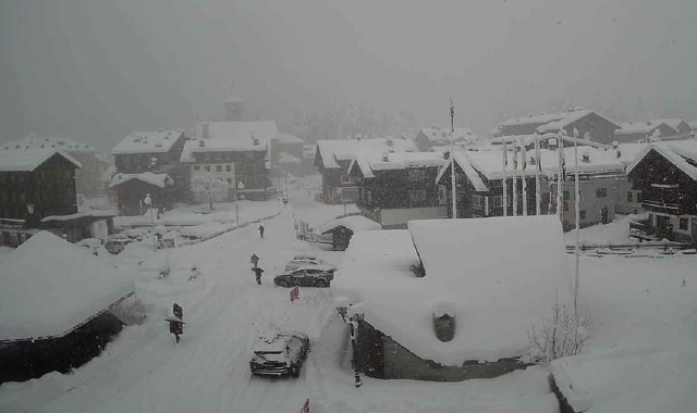 Macugnaga e Alpe Devero, oltre un metro di neve. Frazioni isolate in Formazza