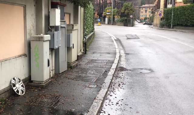 Varese, crateri nelle strade: record a Sant’Ambrogio