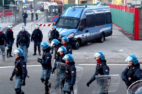 Varese, ultras messi alla prova dopo gli scontri con la polizia