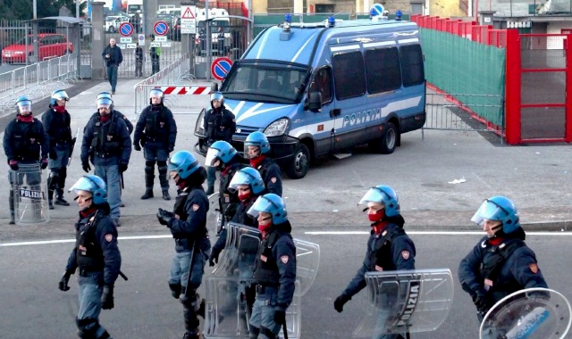 Carabinieri risarciti dopo lo scontro al match di basket Varese-Fortitudo (Foto Redazione)