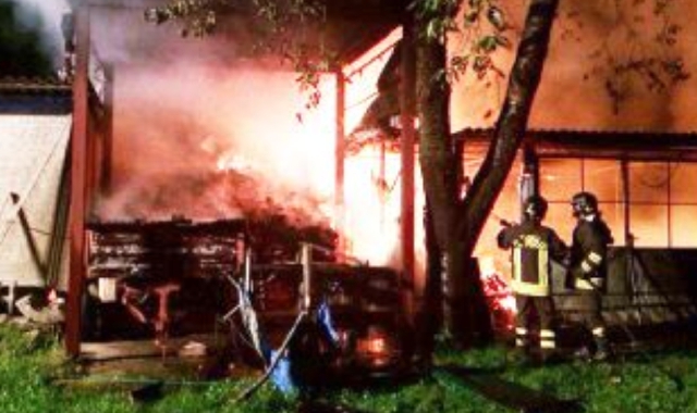 L’imputato appiccò l’incendio alla legnaia dell’abitazione dei suoi padroni di casa, nonché vicini, per una lite sull’affitto  (foto Archivio)