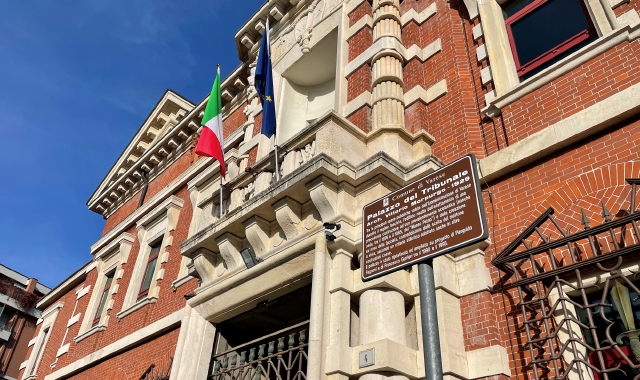 Il Palazzo di Giustizia a Varese (foto Archivio)