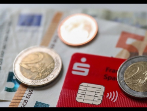 L'Italia vira sui pagamenti digitali ma il contante resiste