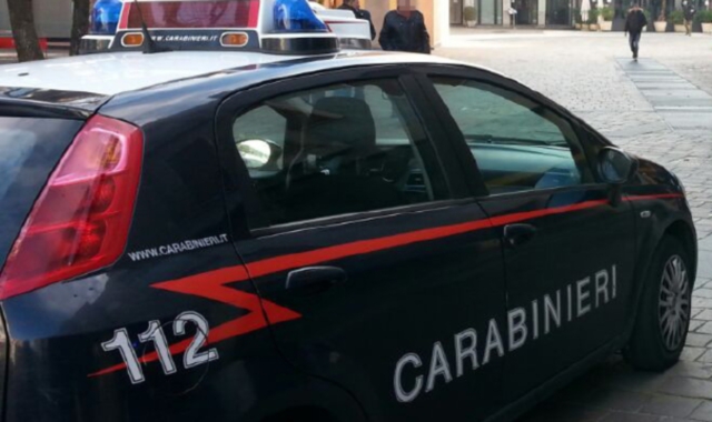 I carabinieri sono intervenuti e hanno arrestato la donna (foto Archivio)