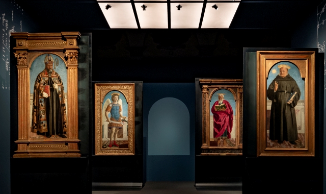 L’allestimento del Polittico agostiniano di Piero della Francesca al Poldi Pezzoli (Foto Archivio)