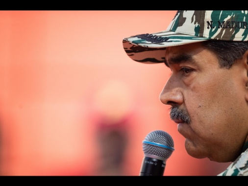 Usa reimpongono sanzioni petrolifere al Venezuela