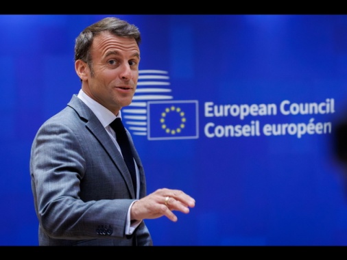 Macron, 'l'aborto sia tra i diritti fondamentali dell'Ue'