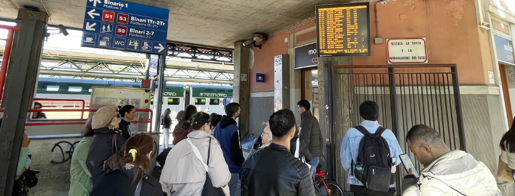 Guasto, caos treni, circolazione sospesa a Saronno: Milano “isolata”
