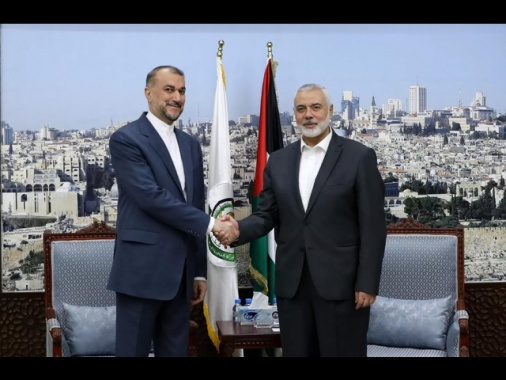Wsj, 'la dirigenza di Hamas vorrebbe lasciare il Qatar'