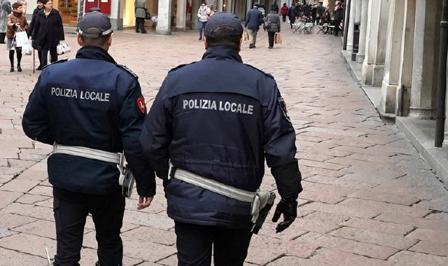 Gli agenti della Polizia locale hanno condotto le indagini (foto Archivio)