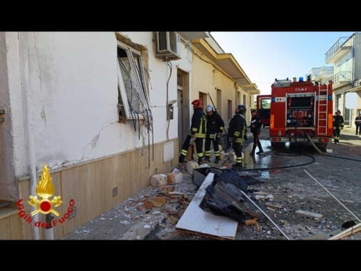 ++ Esplosione in un appartamento nel Brindisino,muore un uomo ++
