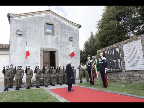 Mattarella, Italia si inchina a chi è morto per liberarci