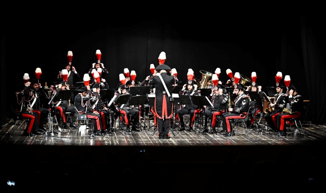 Il concerto della Fanfara dei Carabinieri al Teatro Tirinnanzi  (Pubblifoto)