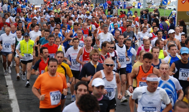 Un’edizione passata della Lago maggiore half marathon (Foto Archivio)