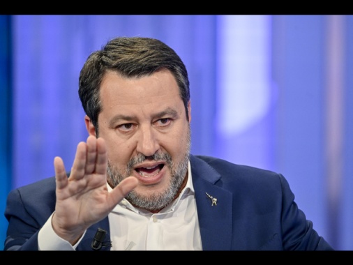 Salvini, no all'esercito comune europeo. Chi paga o comanda?