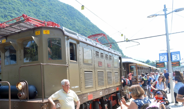 Il treno storico a Laveno