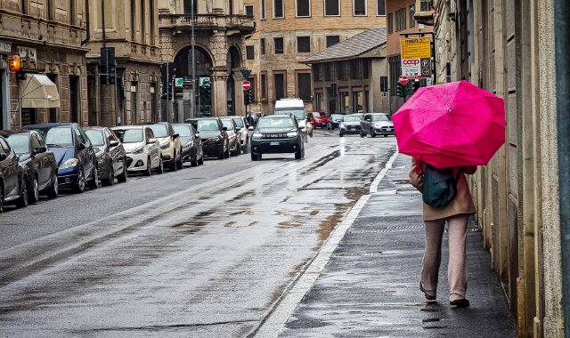 Varese ancora con l’ombrello  (foto Blitz)
