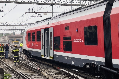 Donna muore dopo l’impatto col Malpensa Express: treni cancellati e disagi