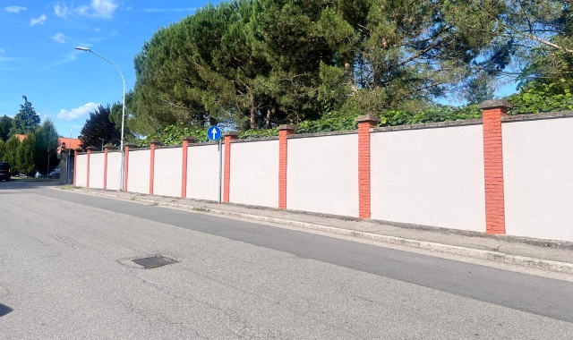 I muri del Gadda Rosselli ritornati bianchi e ripuliti dalle opere di street art