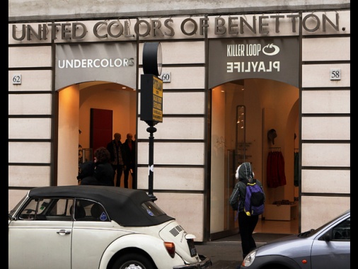 Benetton, 'solidarietà è a tutela dei posti di lavoro'