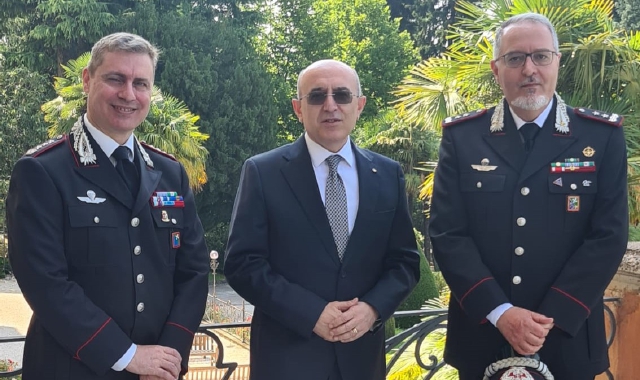 Da sinistra, il colonnello Marco Gagliardo, il prefetto Salvatore Pasquariello e il generale Giuseppe De Riggi