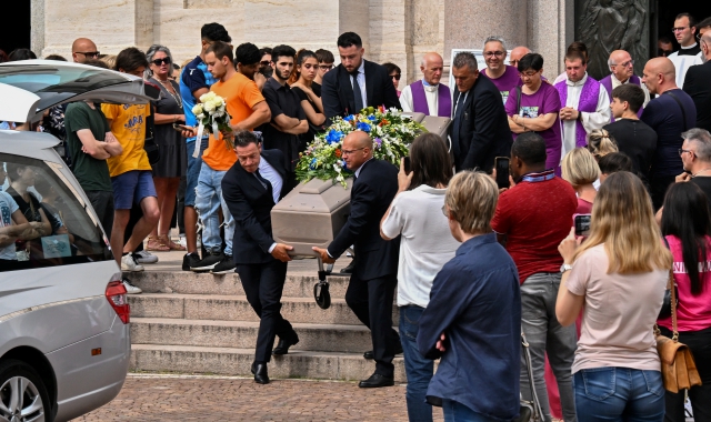 Oggi a Parabiago i funerali di Mattia Dattis (Pubblifoto)