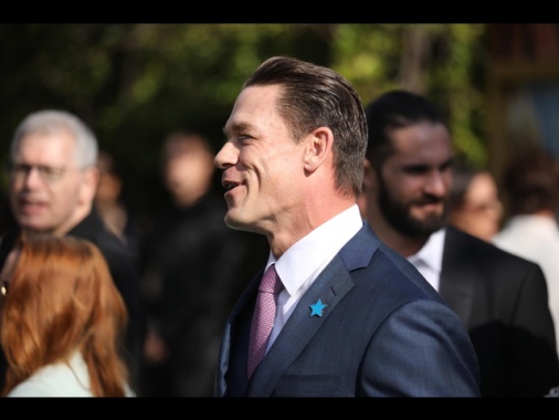 John Cena annuncia l'addio al wrestling, lascia il ring nel 2025