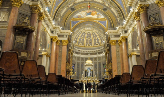 I funerali oggi nella chiesa di Santa Maria Assunta